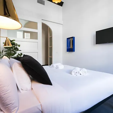Hotel El Consell By The Streets 3*